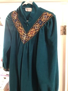 Vintage Victoria’s Secret Nightgown Green Embroidered Medium - Picture 1 of 8