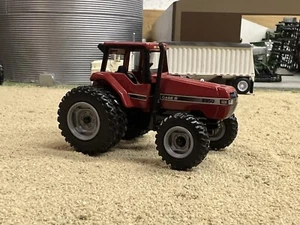 Ertl 1/64 Case IH 8950 Tractor w/Duals - Picture 1 of 4