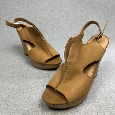 Tacones al tobillo Franco Sarto de gamuza tostada punta abierta con cuña talla 9,5 minimalistas Foto 1 de 4