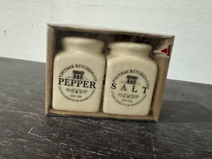 More details for pair of vintage salt &amp; pepper shakers