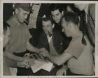 1938 Press Photo New York Men Play Checkers While Waiting In Line   Nera06309