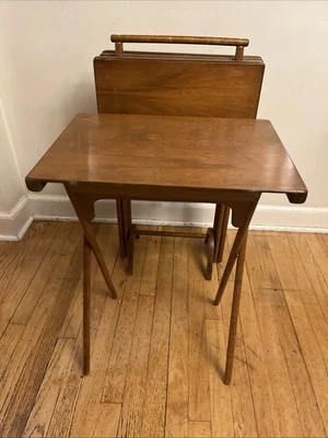 Mesa auxiliar de TV ocasional MCM de colección madera maciza plegable juego de 4 con soporte ¡Excelente! Foto 1 de 4