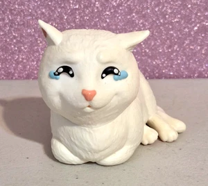 YouTooz White Crying Kitty Cat Meme Vinyl Toy Figure 4" - Picture 1 of 5