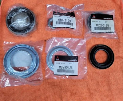 Juego de cojinetes de rueda trasera Mitsubishi 3000GT/GTO TT - Imagen 1 de 2