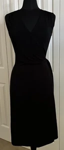 Hermoso vestido Isabella Bird True Wrap negro talla pequeña debajo de la rodilla - Imagen 1 de 9