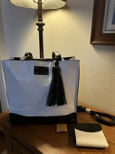 Rare....Patricia Nash Tote with Matching Wallet - Picture 1 of 6