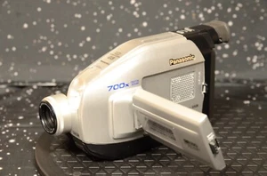 Panasonic Palmcorder PV-L354 VHS-C Camcorder Silver 2.5" LCD 20x Optical Zoom - Picture 1 of 10