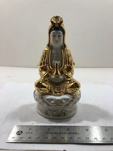Antique CHINESE PORCELAIN 6.5" IN GOLD GUAN YIN STATUE Figurine on Lotus 1970 - Picture 1 of 7