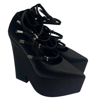 S6 VERSACE 4带高跟鞋泵暴风雨楔形缎面黑色IT37/US6.5 — 第 1/4 张图片