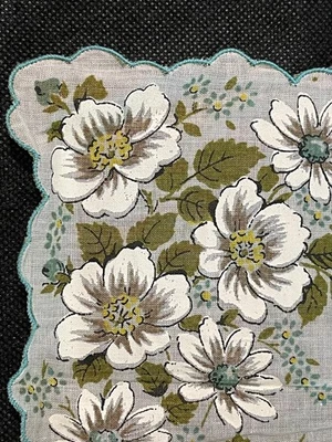 Pañuelo vintage 13" NU Pañuelo flores blancas bordes escoteados Foto 1 de 3
