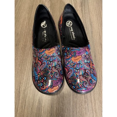 Zapatos sin cordones Easy Street Laurie para mujer 8,5 M remolino multicolor Foto 1 de 4