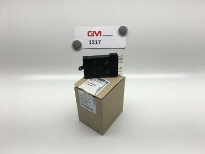 1x Phoenix Contact Thermromagnetic Circuit Breaker TMCP 1 M1 300 2.0A 0915768