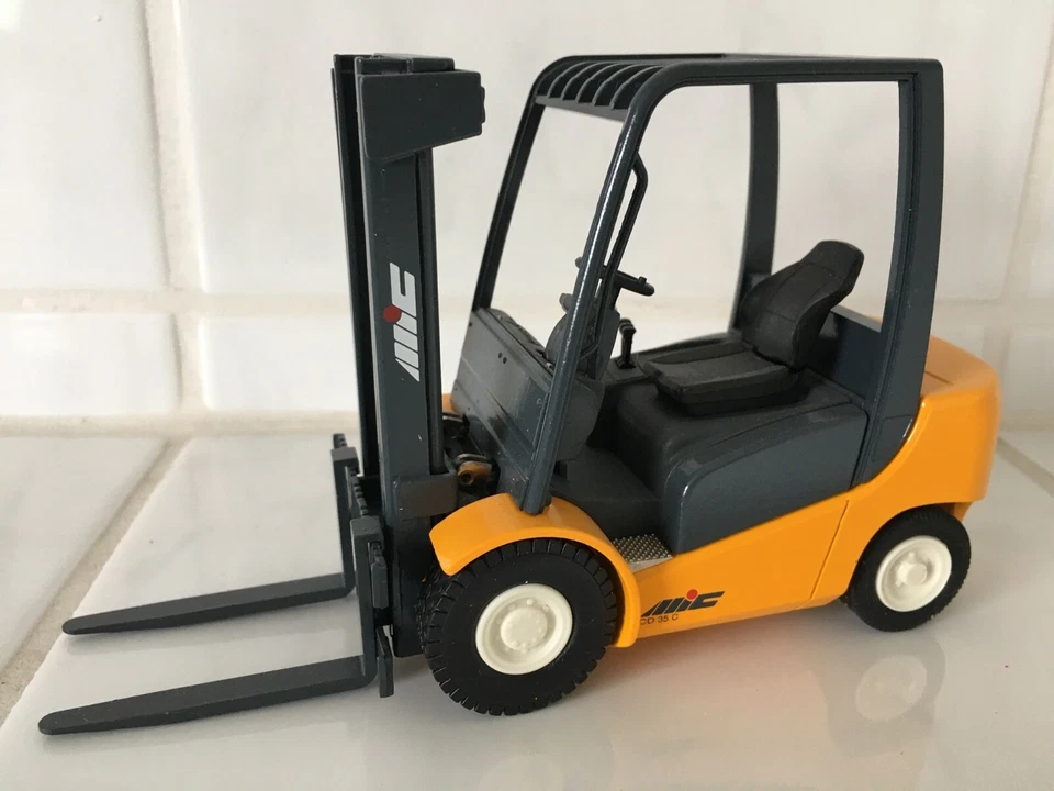 MIC (= französische Jungheinrich Marke ) CD35C Gabelstapler Stapler forklift - Bild 1 von 3