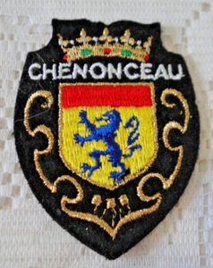 Embroidered Badge On Felt Black Wire Gold City French Chenonceau 6 CM X 8 CM - Picture 1 of 2