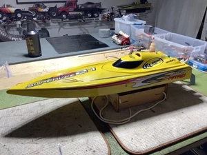 Aquacraft Nitro Super Vee SV27 RC Boat - Picture 1 of 10