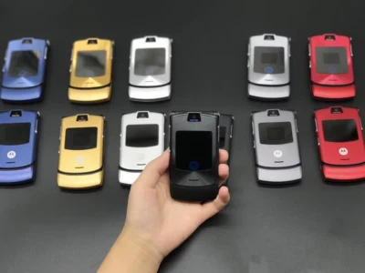 Motorola RAZR V3i Desbloqueado GSM Bluetooth Cámara 2G/3G Redes Teléfono Abatible Foto 1 de 4