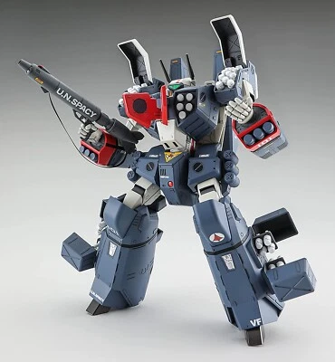 Hasegawa Super Dimension Fortress Macross VF-1J Armored Valkyrie (Batroid) - Image 1 of 4