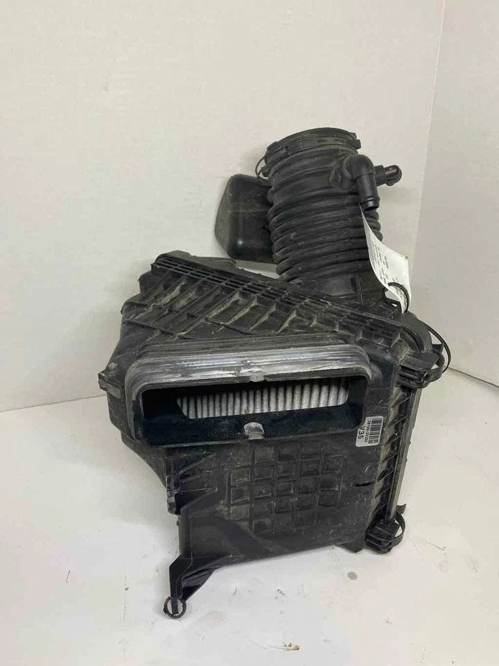 12 13 14 15 16 17 HYUNDAI AZERA Caja Filtro Aire 3.3 Foto 1 de 4