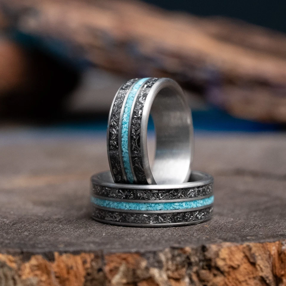 Alianza de boda única de 8 mm con anillo de carburo de tungsteno premium meteorito x turquesa para hombre Foto 1 de 4