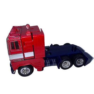 VTG Hasbro Optimus Prime 1984 G1 Transformers USED Autobot Optimus Prime AS IS - Image 1 of 4