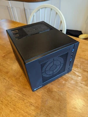 Small  Computer - Image 1 of 4