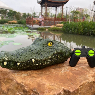 Simulation Crocodile Head 2.4G RC Boat Remote Control Electric Toys New - Image 1 of 4