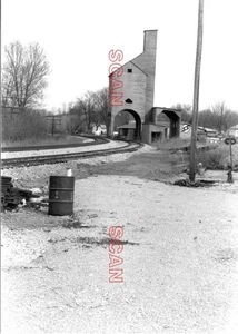 25C579 RP 1990 LOUISVILLE & NASHVILLE RAILROAD COAL TIPPLE IRVINGTON KY - Picture 1 of 2