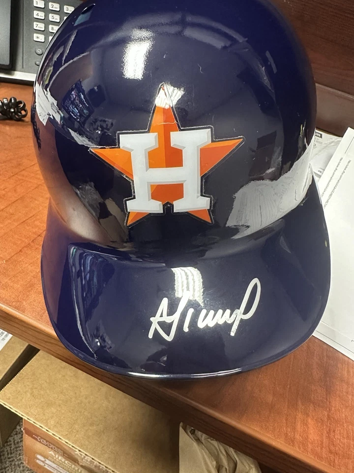 Casco de tamaño completo de los Astros de Houston José Altuve firmado con certificado de autenticidad Foto 1 de 3