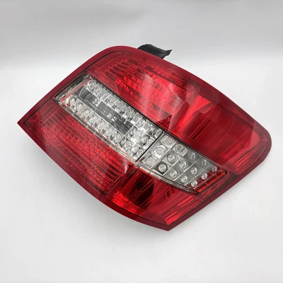 10-12 Luz trasera pasajero derecho lámpara freno LED 2048203464 MERCEDES-BENZ GLK350 Foto 1 de 4