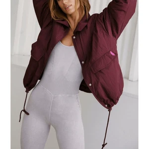 Chaqueta Entrenadores Free People Movement Off the Bleachers Talla Mediana - Imagen 1 de 13