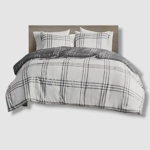 Intelligent Design White Full/Queen 3-Piece Reversible Comforter Set - Picture 1 of 3