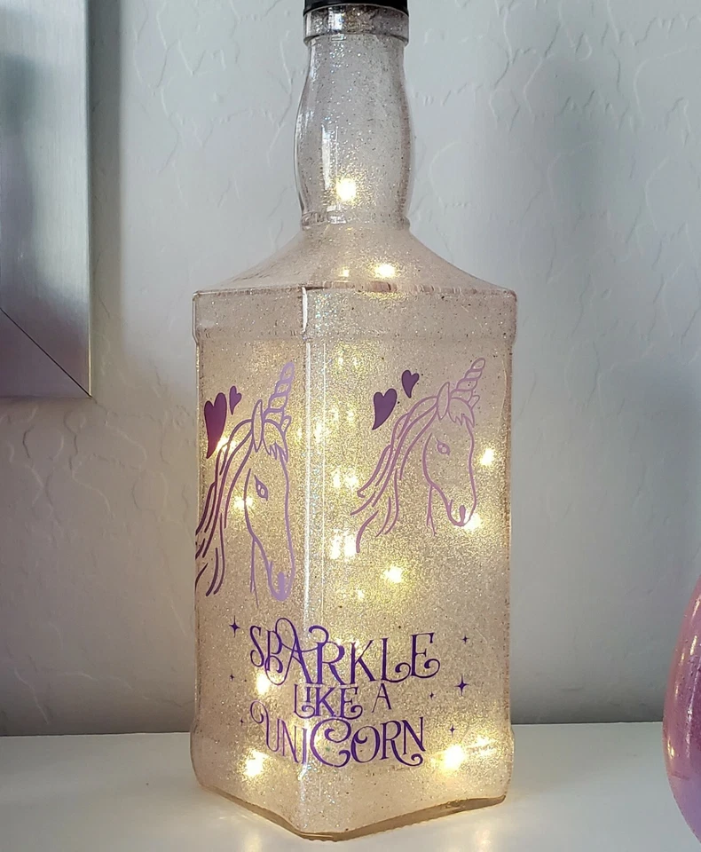 Botella iluminada unicornio Johnnie Walker Foto 1 de 3