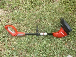 UT41113 Homelite 13" 4 Amp Straight Electric String Trimmer - SN: AL19516D150727 - Picture 1 of 3