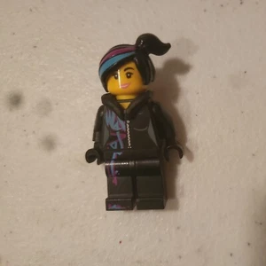 LEGO Minifigure Wyldstyle Lucy Hood Folded Down The Lego Movie - Picture 1 of 2