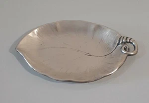 WB 120 Sterling Silver 6" Leaf Dish by Meriden Britannia - Picture 1 of 12