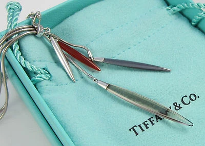 Collar de cornalina de cuarzo hematita pluma Lariat de oro blanco de 18 quilates Tiffany & Co Foto 1 de 4