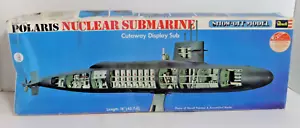 Submarino nuclear Polaris corte 18" largo Revell H-437 vintage - Imagen 1 de 4