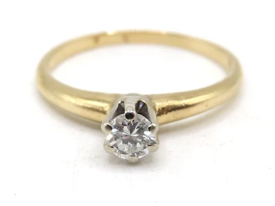 SIMPLY ELEGANT LADIES 14k YELLOW GOLD DIAMOND SOLITAIRE RING - SIZE: 7 * - Image 1 of 4