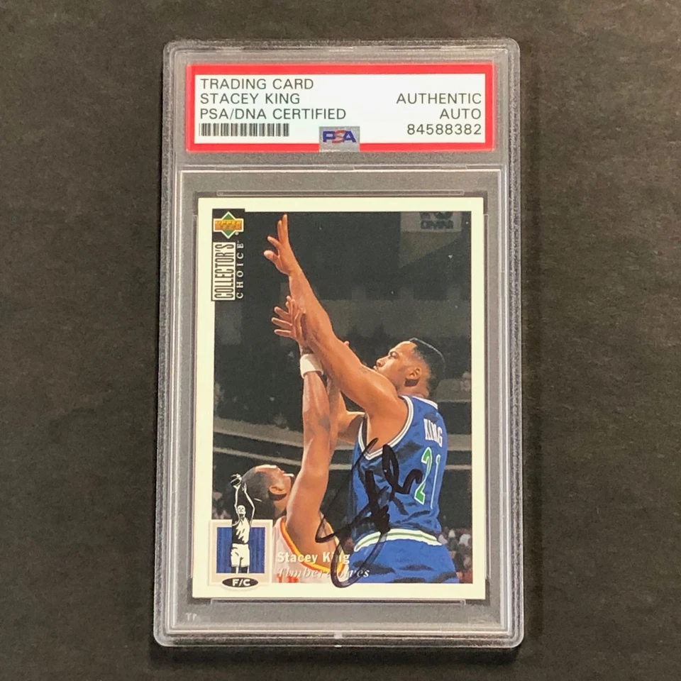 1994-95 Upper Deck Collector's Choice #28 Stacey King Signed Card AUTO PSA Slabb - Image 1 of 2
