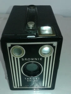 Kodak Target Six-20 Brownie Camera - Picture 1 of 9