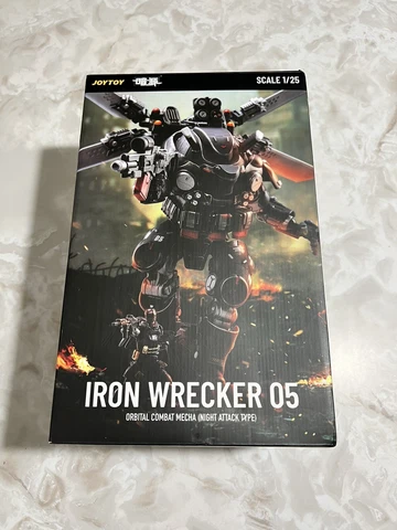 Dark Source 1/25 Scale Iron Wrecker 05 Orbital Combat Mecha Night Attack Type Cover