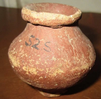 ANTIQUE ARCHEOLOGY HAND MADE SMALL CLAY POT MARKED 52S - Image 1 of 4