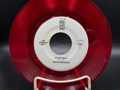 Garth Brooks, Silent Night / White Christmas, 45 single, tested - Image 1 of 2