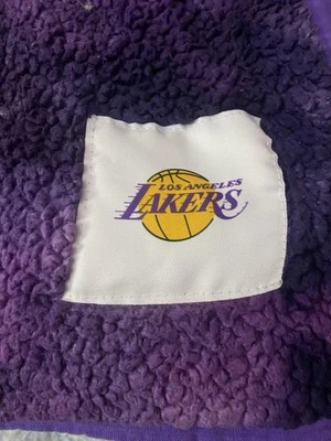 Manta polar púrpura NBA Lakers Foto 1 de 4