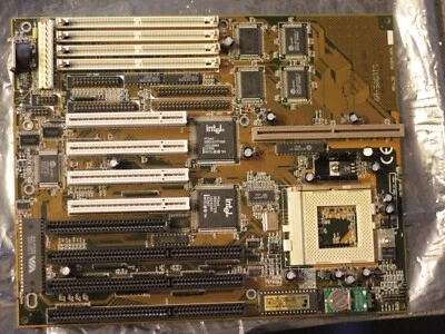 Gigabyte GA-586ATS rev 2D Socket 7 AT motherboard socketed CACHE COAST PCI ISA - Image 1 of 4