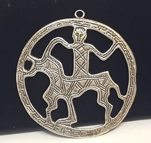Metropolitan Museum of Art Sterling Pendant Man on Horse Vtg Silver Medal NY MMA - Picture 1 of 16