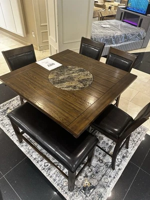 Mesa de comedor con 4 sillas Foto 1 de 3