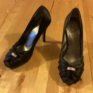 Zapatos de vestir de tacón alto Nine West usados negros - detalle plateado - US9 UK7 EU 40 - Imagen 1 de 13
