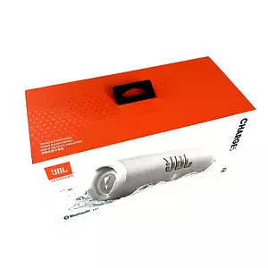 JBL Charge 5 Tragbarer Bluetooth Lautsprecher mit tiefen Bässen IP67 Wasserdicht - Weiß - Bild 1 von 10