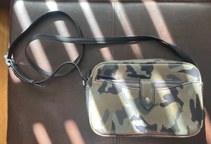 G.I.L.I Crossbody Purse Camouflage Green Black With Wallet - Picture 1 of 8